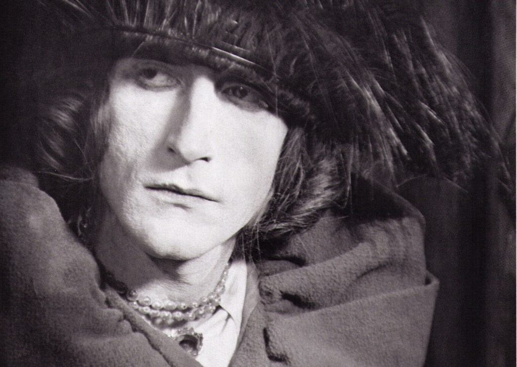 Marcel Duchamp en Rrose Sélavy. Photographie de Man Ray.